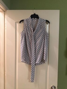 41 Hawthorn Sleeveless Tie-Neck Printed Blouse - White/Navy
